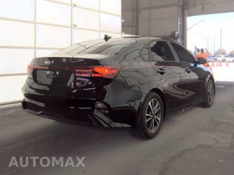 2024 Kia Forte LXS – miniatura 5