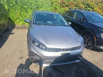 2024 Kia Forte LXS - miniatura 2