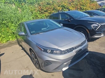 2024 Kia Forte LXS - miniatura 3