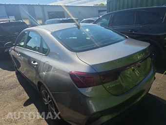 2024 Kia Forte LXS - miniatura 6