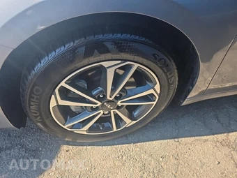 2024 Kia Forte LXS - miniatura 8