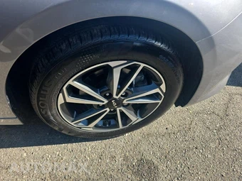 2024 Kia Forte LXS - miniatura 9