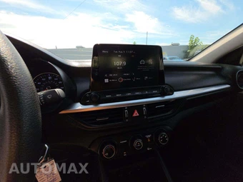 2024 Kia Forte LXS - miniatura 10