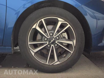 2024 Kia Forte LXS - miniatura 10