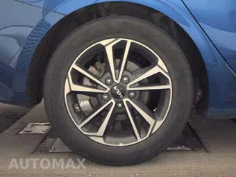 2024 Kia Forte LXS - miniatura 11