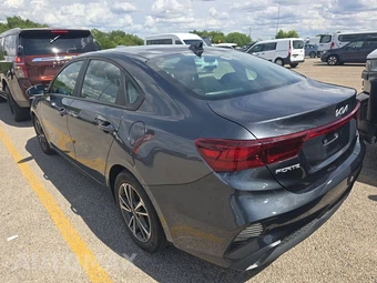 2024 Kia Forte LXS - miniatura 6
