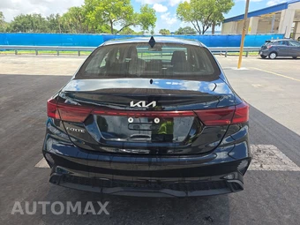 2024 Kia Forte LXS - miniatura 5