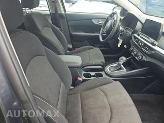 2024 Kia Forte LXS - miniatura 8