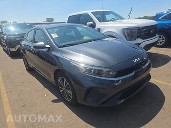 2024 Kia Forte LXS - miniatura 3