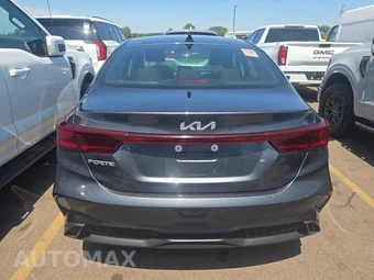 2024 Kia Forte LXS - miniatura 5