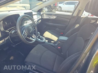 2024 Kia Forte LXS - miniatura 7