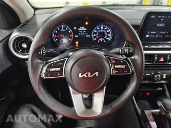 2024 Kia Forte LXS - miniatura 10