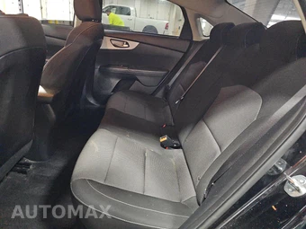 2024 Kia Forte LXS - miniatura 13