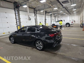 2024 Kia Forte LXS - miniatura 6