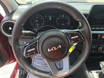 2024 Kia Forte LXS – miniatura 10