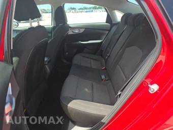 2024 Kia Forte LXS – miniatura 13