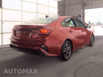 2024 Kia Forte LXS – miniatura 4