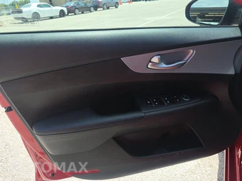 2024 Kia Forte LXS – miniatura 9