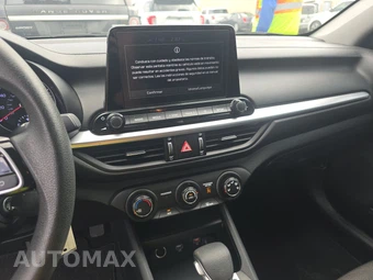 2024 Kia Forte LXS – miniatura 11