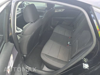 2024 Kia Forte LXS – miniatura 13