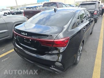 2024 Kia Forte LXS – miniatura 4