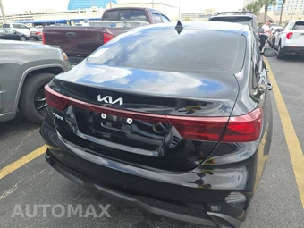 2024 Kia Forte LXS – miniatura 5
