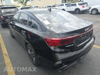 2024 Kia Forte LXS – miniatura 6