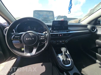 2024 Kia Forte LXS - miniatura 11