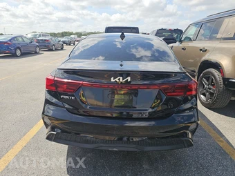 2024 Kia Forte LXS - miniatura 5