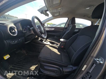 2024 Kia Forte LXS – miniatura 7