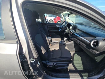 2024 Kia Forte LXS – miniatura 8