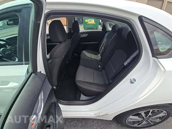 2024 Kia Forte LXS - miniatura 10