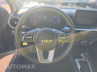 2024 Kia Forte LXS - miniatura 10