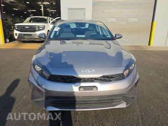 2024 Kia Forte LXS - miniatura 2