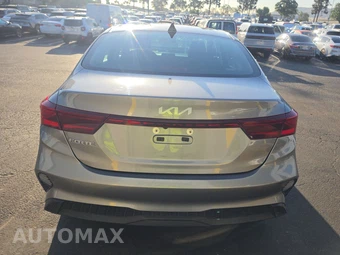2024 Kia Forte LXS - miniatura 5