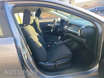 2024 Kia Forte LXS - miniatura 8