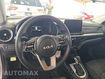 2024 Kia Forte LXS – miniatura 11