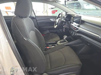 2024 Kia Forte LXS – miniatura 8