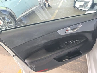 2024 Kia Forte LXS – miniatura 9