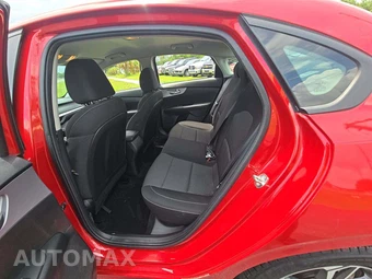 2024 Kia Forte LXS – miniatura 13