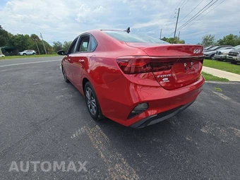 2024 Kia Forte LXS – miniatura 2