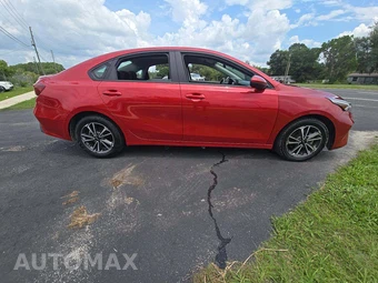 2024 Kia Forte LXS – miniatura 4