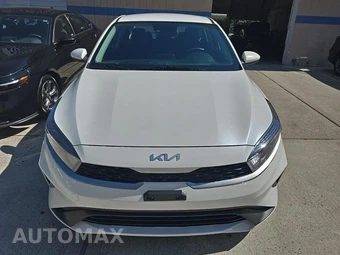 2024 Kia Forte LXS - miniatura 2
