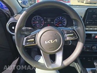 2024 Kia Forte LXS - miniatura 10