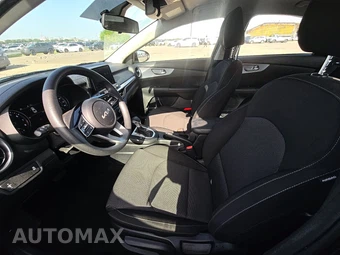 2024 Kia Forte LXS - miniatura 7