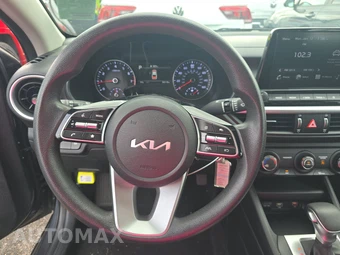 2024 Kia Forte LXS - miniatura 10