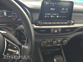 2024 Kia Forte LXS - miniatura 11