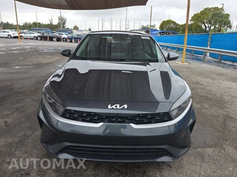 2024 Kia Forte LXS - miniatura 2