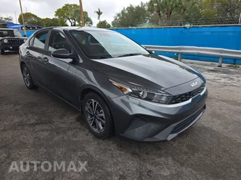2024 Kia Forte LXS - miniatura 3