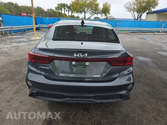 2024 Kia Forte LXS - miniatura 5